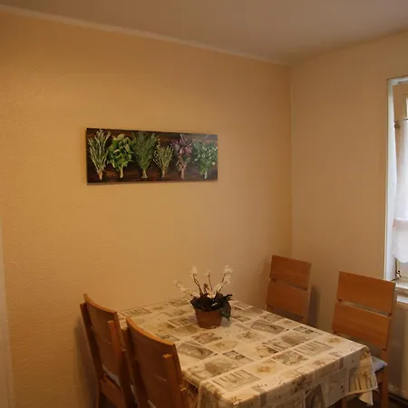 Apartament Julius 4 *